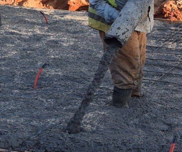 温度对于高强无收缩灌浆料机能的影响